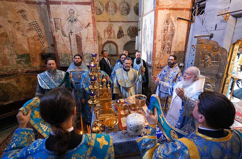 Божественная литургия 7 апреля 2023 года, Благовещенский собор Московского Кремля.